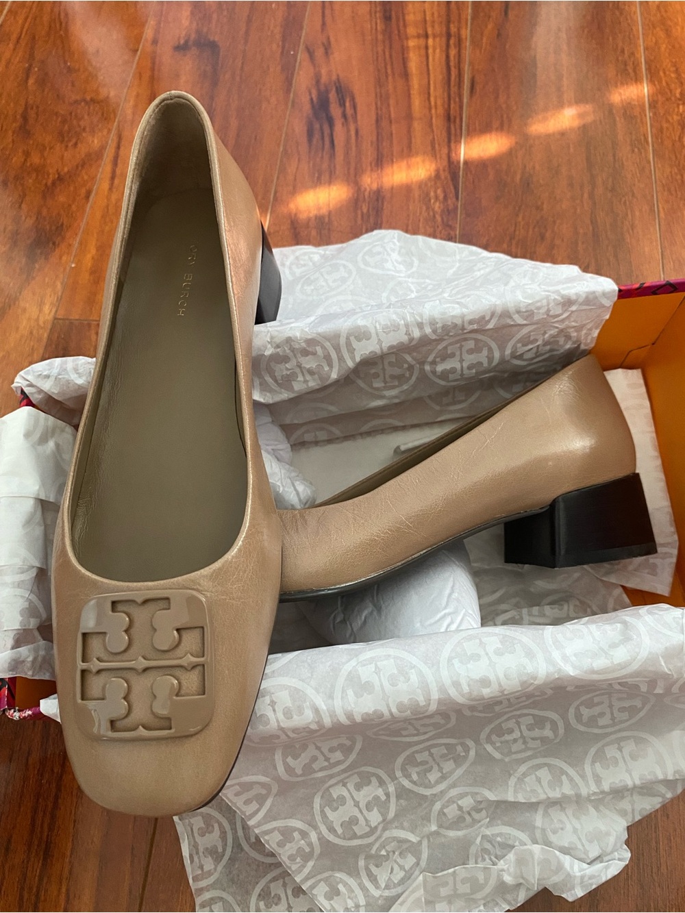 Tory Burch Georgia pump athene bright almond 7.5